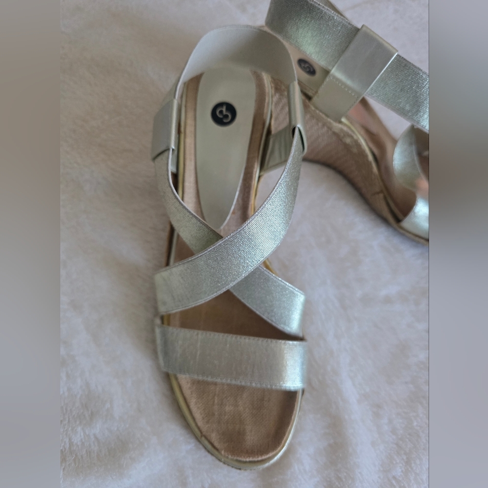 Comfortable Gold Strappy Wedge  Espadrille Sandals - Picture 3 of 9